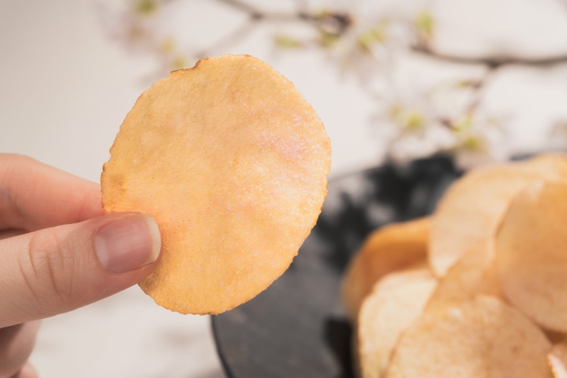 揚げたてのポテトチップスのじゃがいもの旨みをそのままお楽しみください