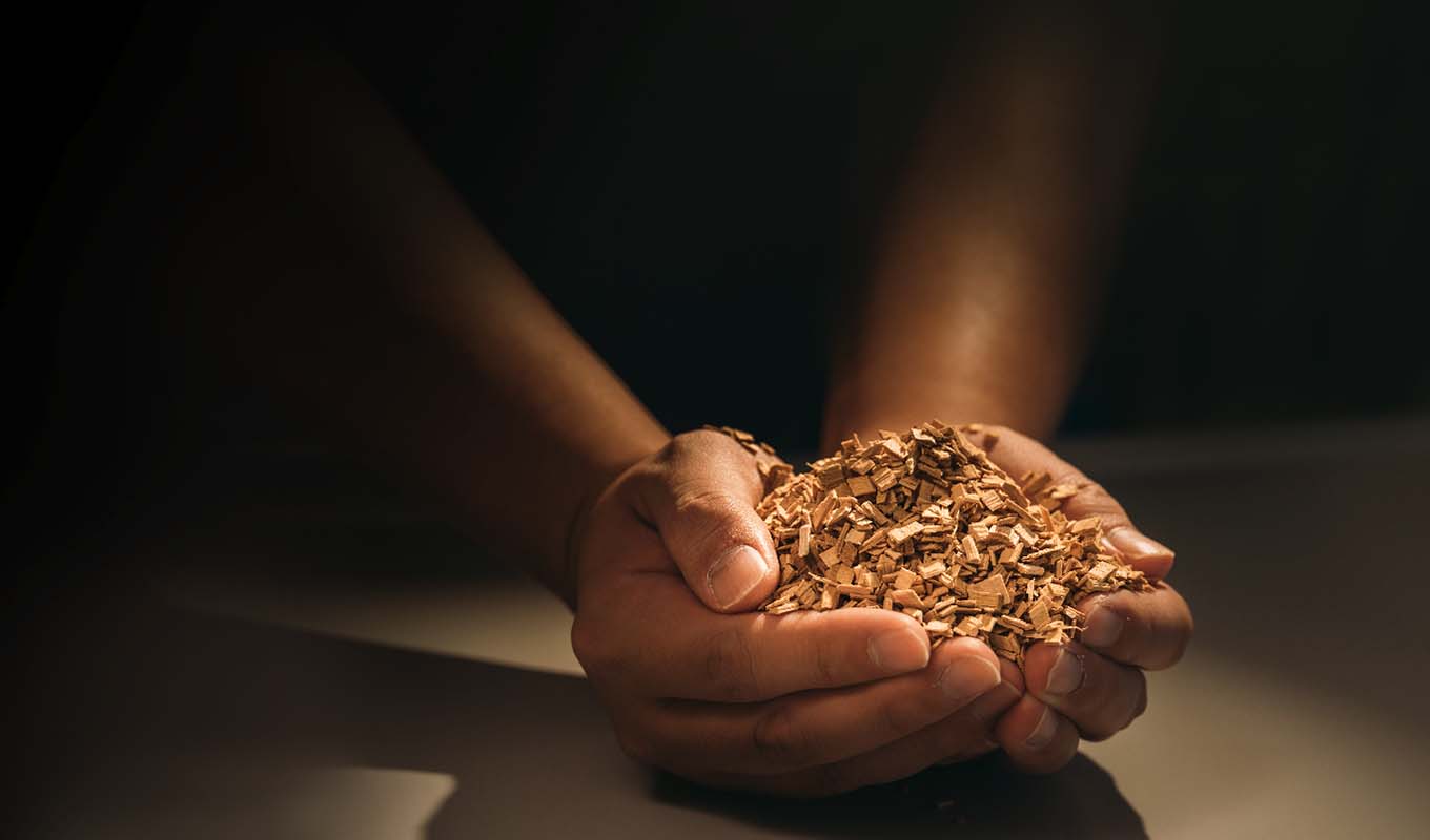 日本の季節を、燻製で味わう。「ヒッコリー」のスモークチップを使用。